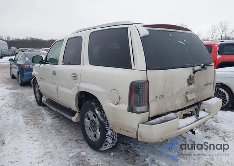 2003 Cadillac Escalade Standard z USA, uszkodzony, nr VIN 1GYEK63N43R121148